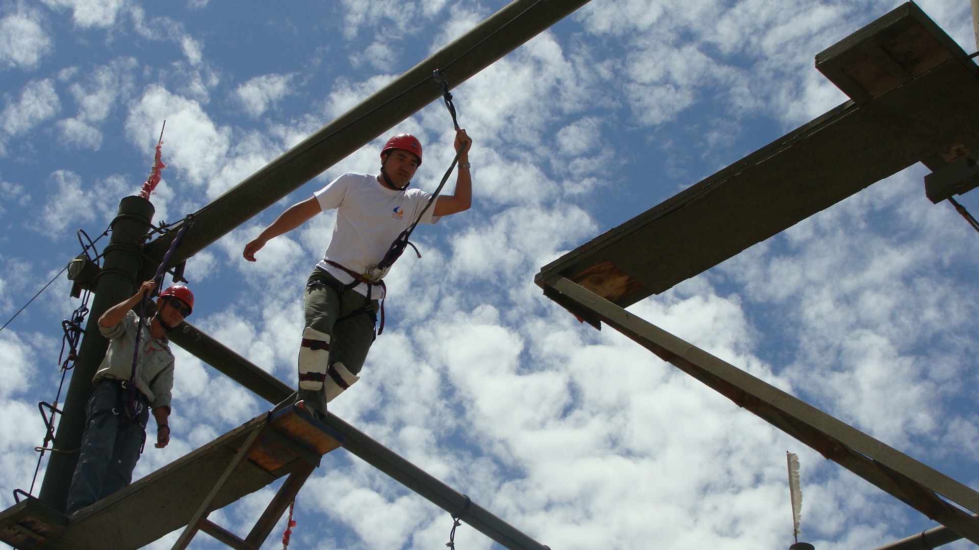 空中斷橋藍(lán)海創(chuàng)力學(xué)院